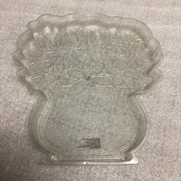 $2 Bundled * Clear Floral Vase Mold for Stepping Stone - Picture 2 of 7